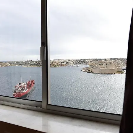 Hotel British