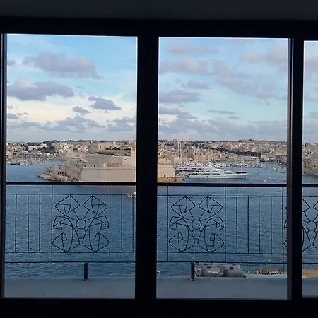 British La Valletta