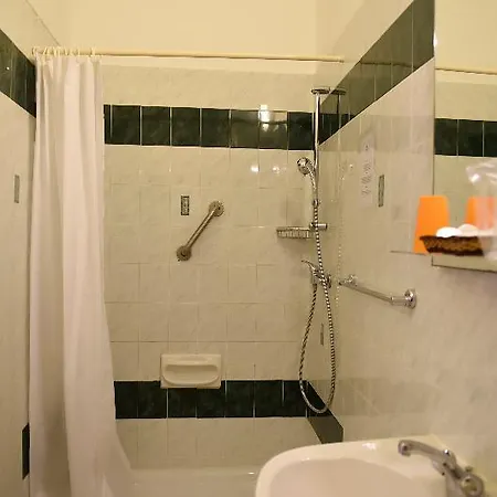 British Otel 2*